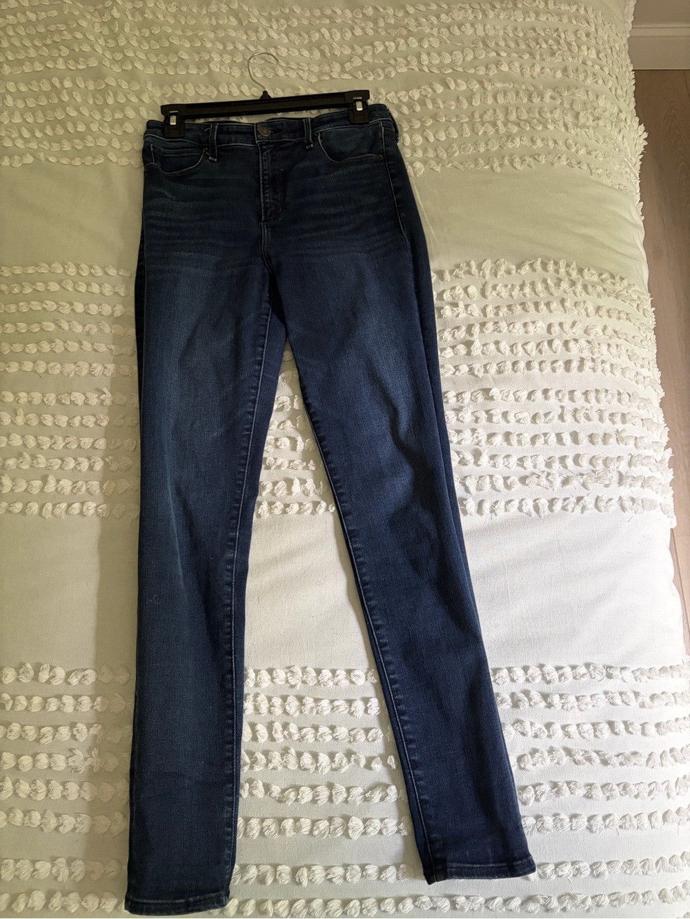 Abercrombie & Fitch Dark Wash Women's Skinny Jeans
